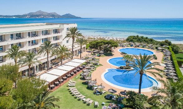 Piscinas y entorno del Grupotel natura Playa