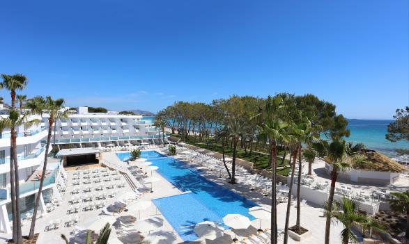 Piscinas y exeriores del IBEROSTAR PLAYA DE MURO