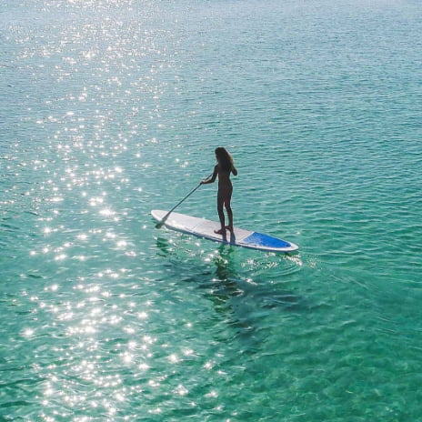 Chica en paddlesurf Chica en paddlesurf