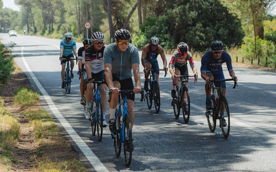 Ciclistas en el Norte de Mallorca